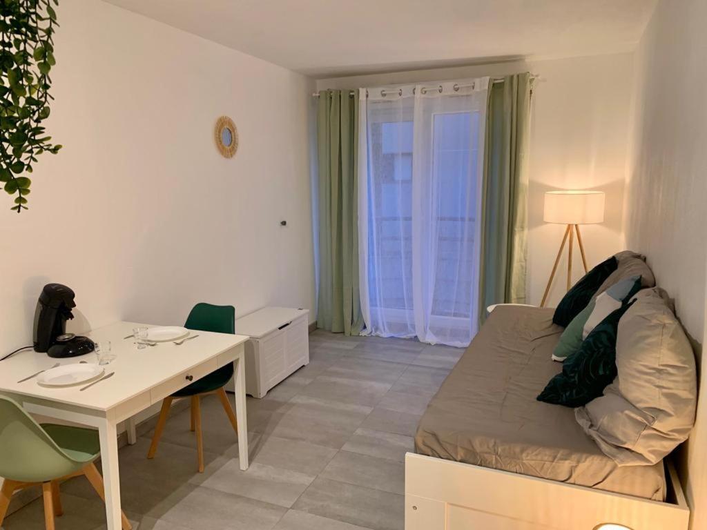 Equipe A 6 Minutes De La Gare St Charles Apartment Marseilles