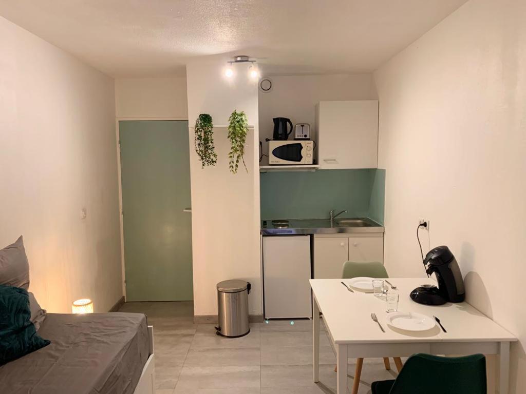 Equipe A 6 Minutes De La Gare St Charles Apartment