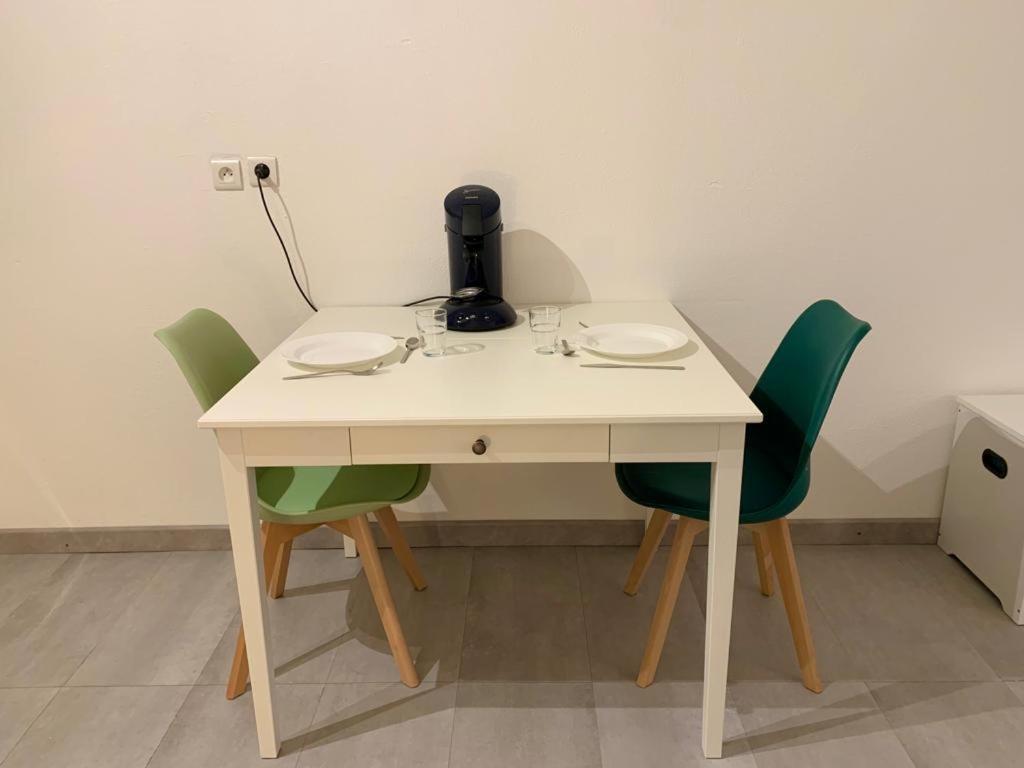 Equipe A 6 Minutes De La Gare St Charles Apartment Marseilles